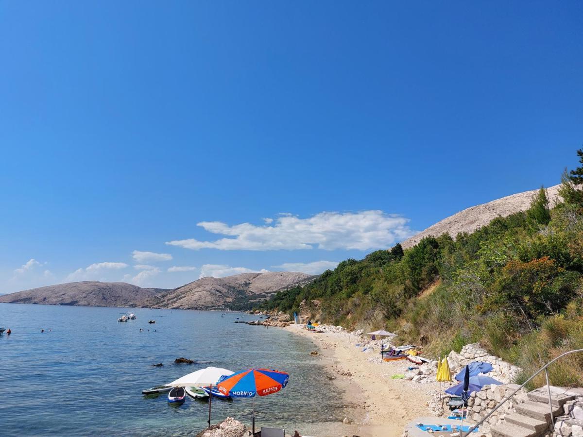 Stara Baška Apartmani Denis מראה חיצוני תמונה